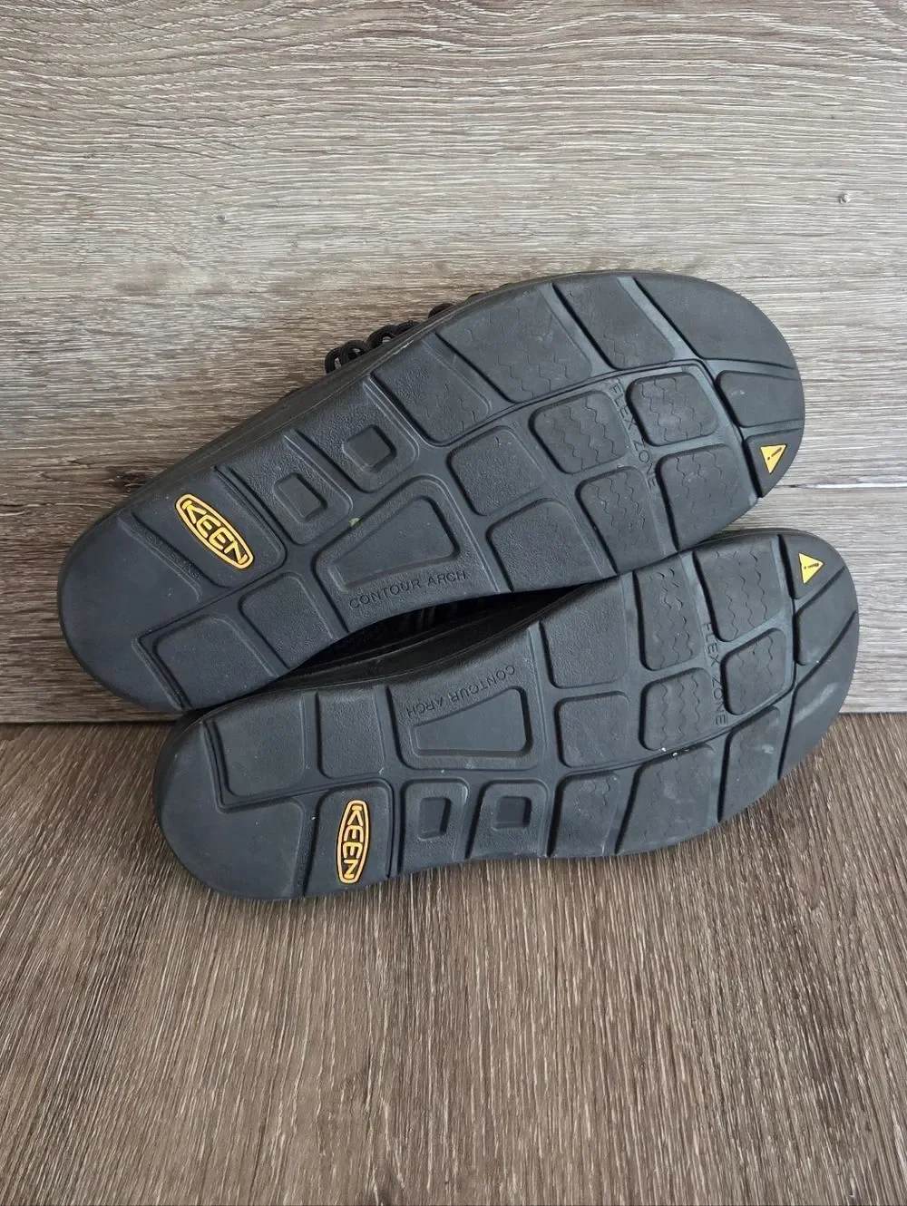 KEEN mens Uneek Evo Knit Sandal Sz 7